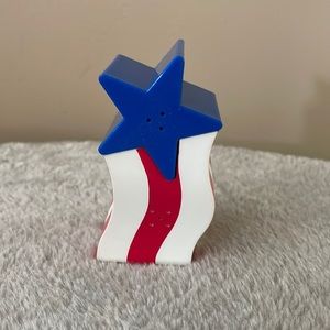 Patriotic Star & Stripes salt & pepper set Nwot